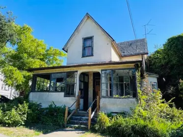239 Fourth Street, New Westminster, BC, New Westminster — Single Family Residence for sale