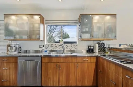 1925 Russet Way, West Vancouver, BC, West vancouver — Single Family Residence for sale