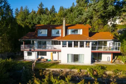 4622 Woodgreen Drive, West Vancouver, BC, West vancouver — Single Family Residence for sale