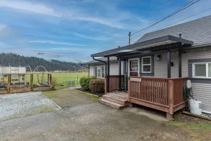 10157 Mountainview Road, Mission, BC, Mission — Single Family Residence for sale