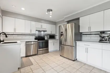 1035 Holdom Avenue, Burnaby, BC, Burnaby — Single Family Residence for sale