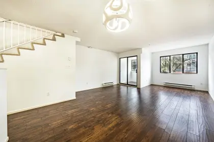 201 3368 Main Street, Vancouver, BC, Vancouver — Townhouse for sale