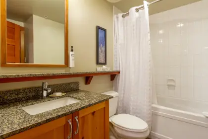 525 2036 London Lane, Whistler, BC, Whistler — Apartment/Condo for sale