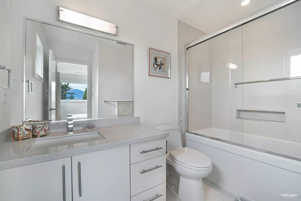 Basement Recreation Room Photo of 3853 W 14th Avenue, Vancouver, BC