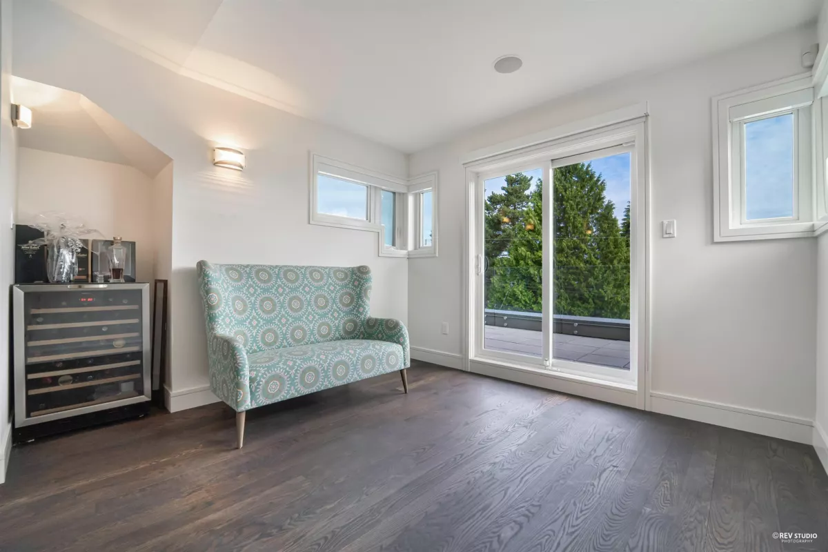 Entry Foyer Photo of 3853 W 14th Avenue, Vancouver, BC