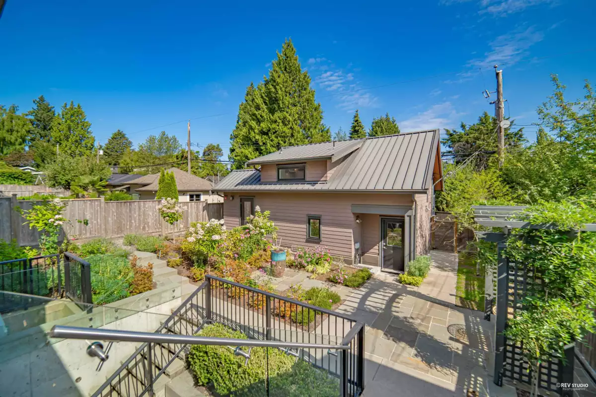 Outdoor Kitchen Photo of 3853 W 14th Avenue, Vancouver, BC