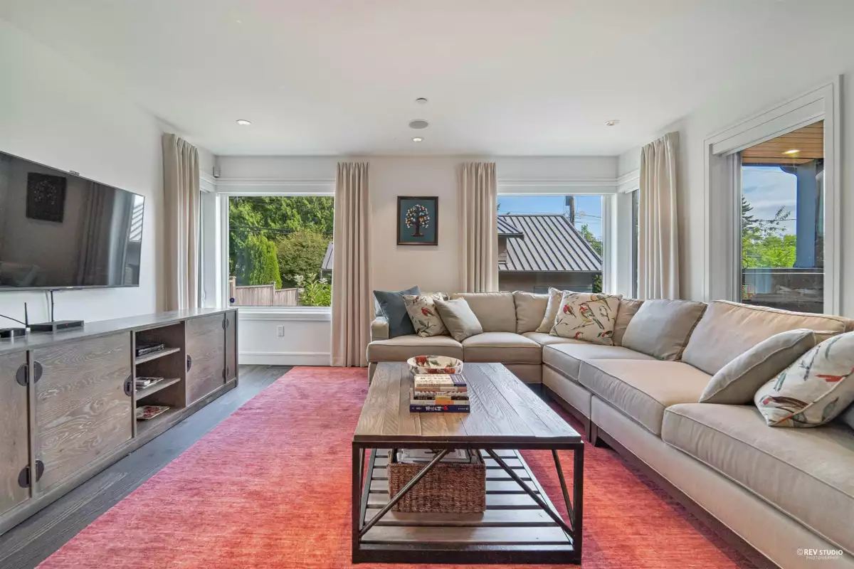 Primary Bathroom Photo of 3853 W 14th Avenue, Vancouver, BC