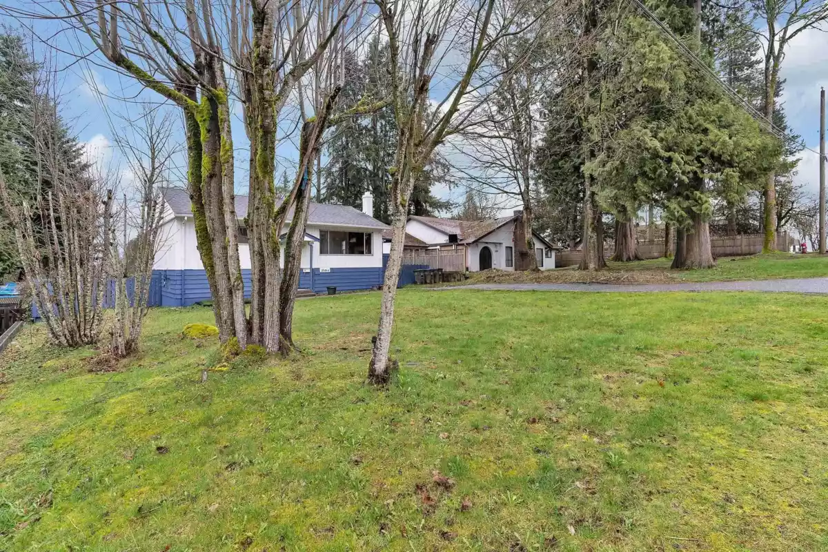 Living Room Photo of 10464 154a Street, Surrey, BC