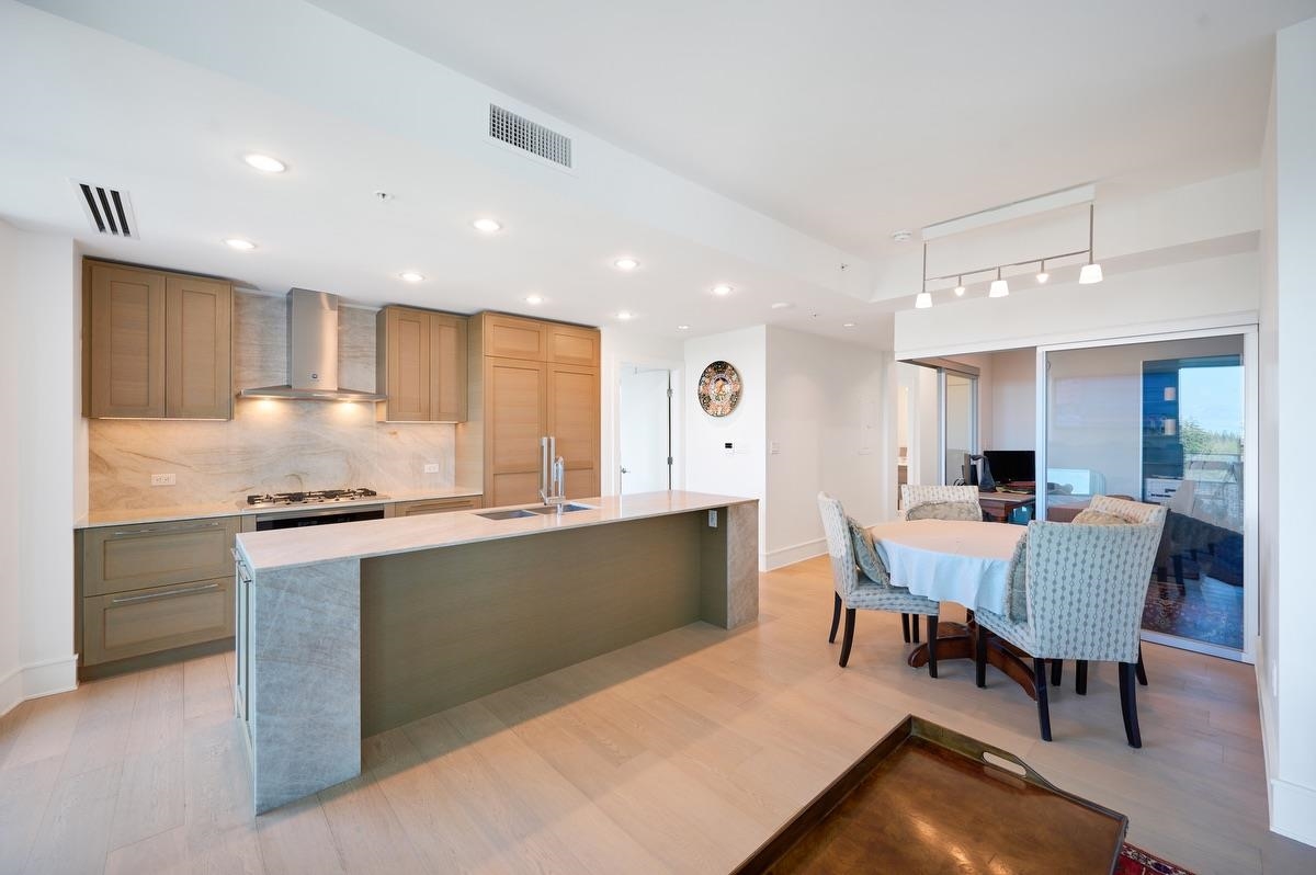 Living Room Photo of 801 1501 Foster Street, White Rock, BC