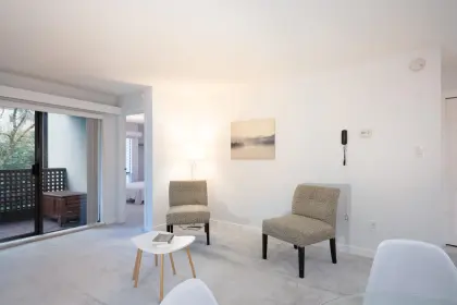 222 1945 Woodway Place, Burnaby, BC, Burnaby — Apartment/Condo for sale