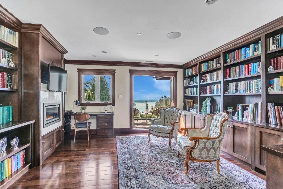 Garden / Landscaping Photo of 1365 Cammeray Road, West Vancouver, BC