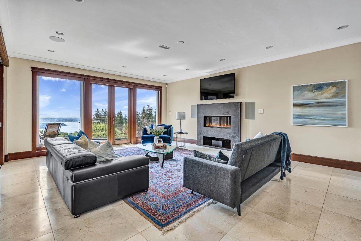 Guest Bathroom Photo of 1365 Cammeray Road, West Vancouver, BC