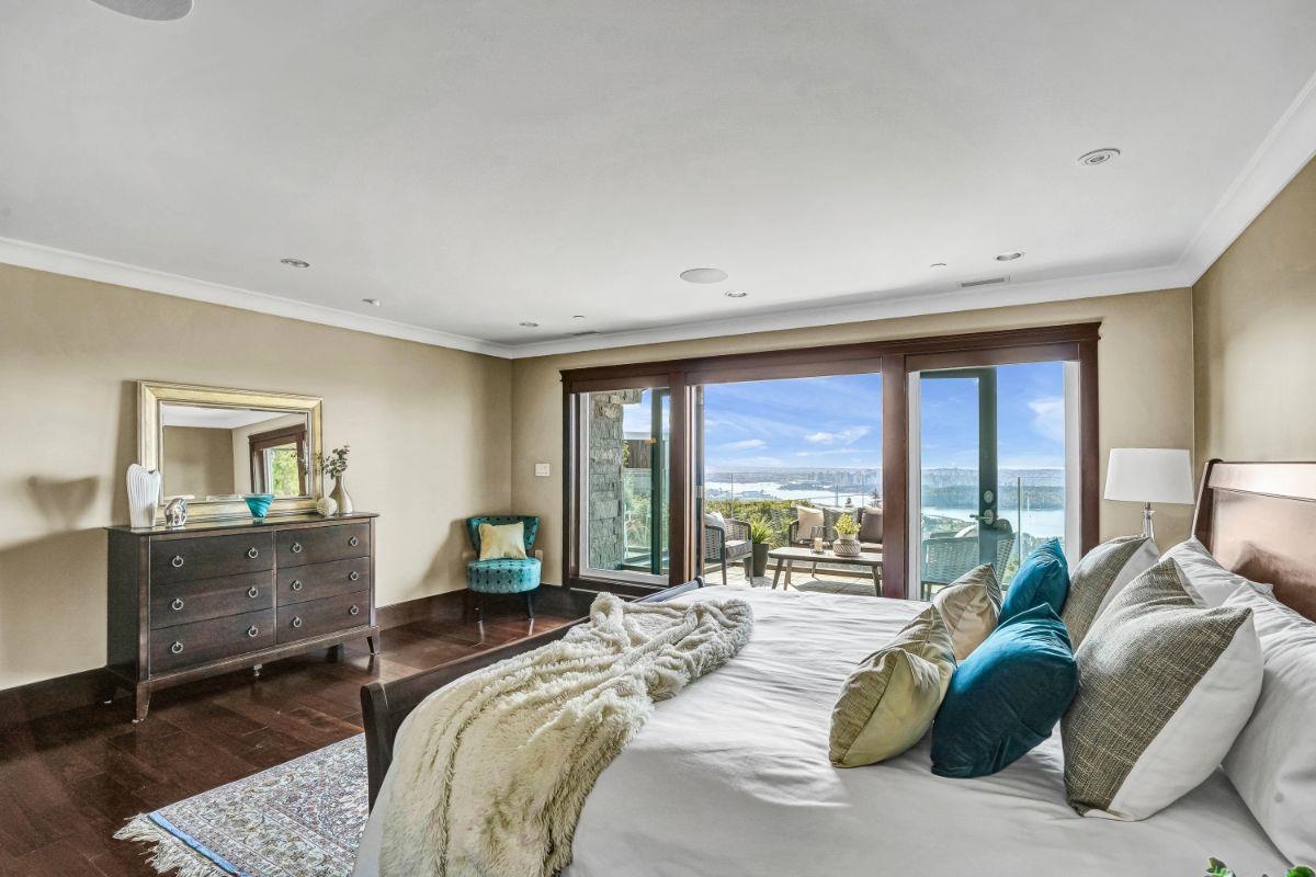 Hallway Photo of 1365 Cammeray Road, West Vancouver, BC