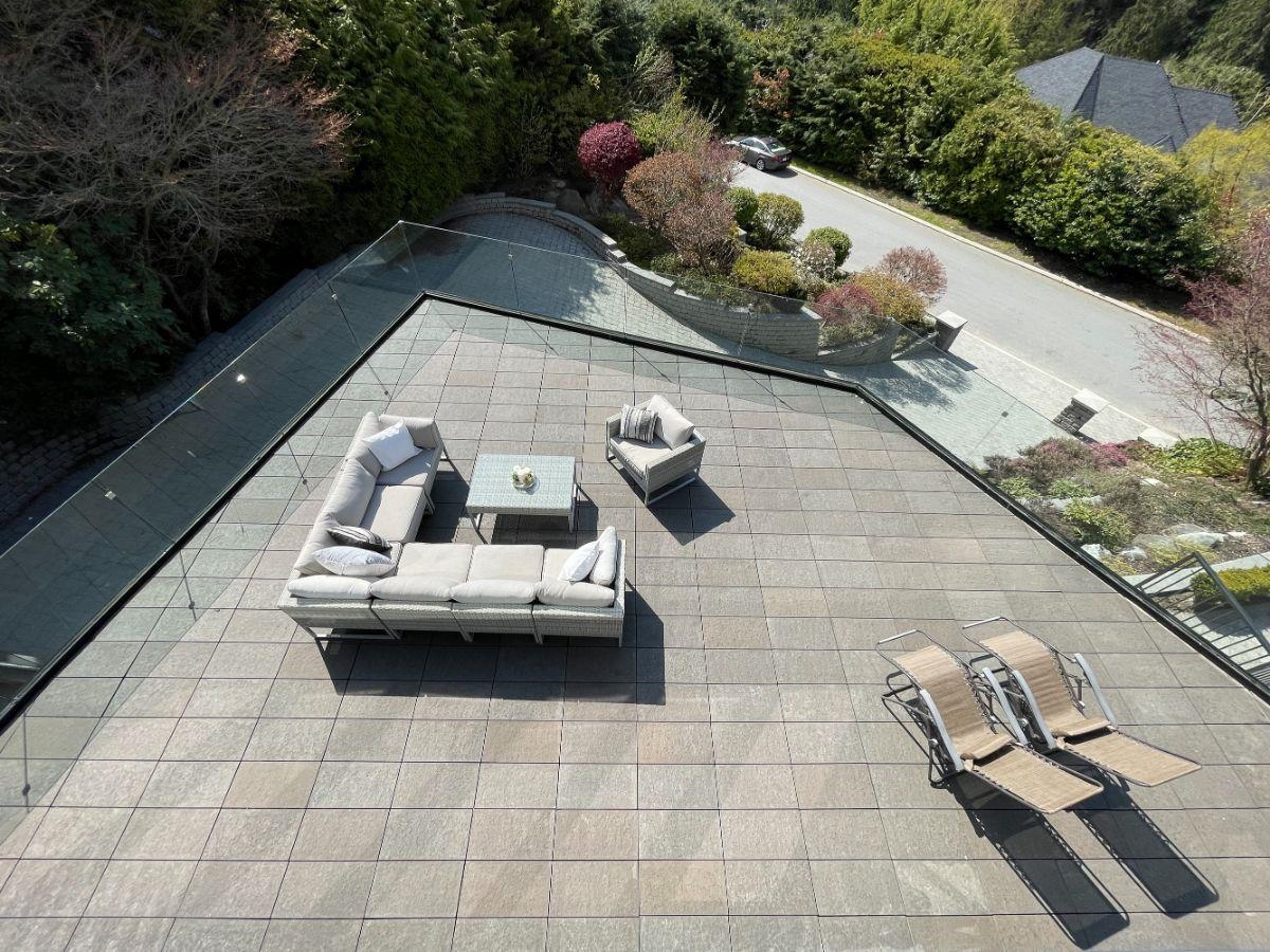 Kitchen Island Photo of 1365 Cammeray Road, West Vancouver, BC