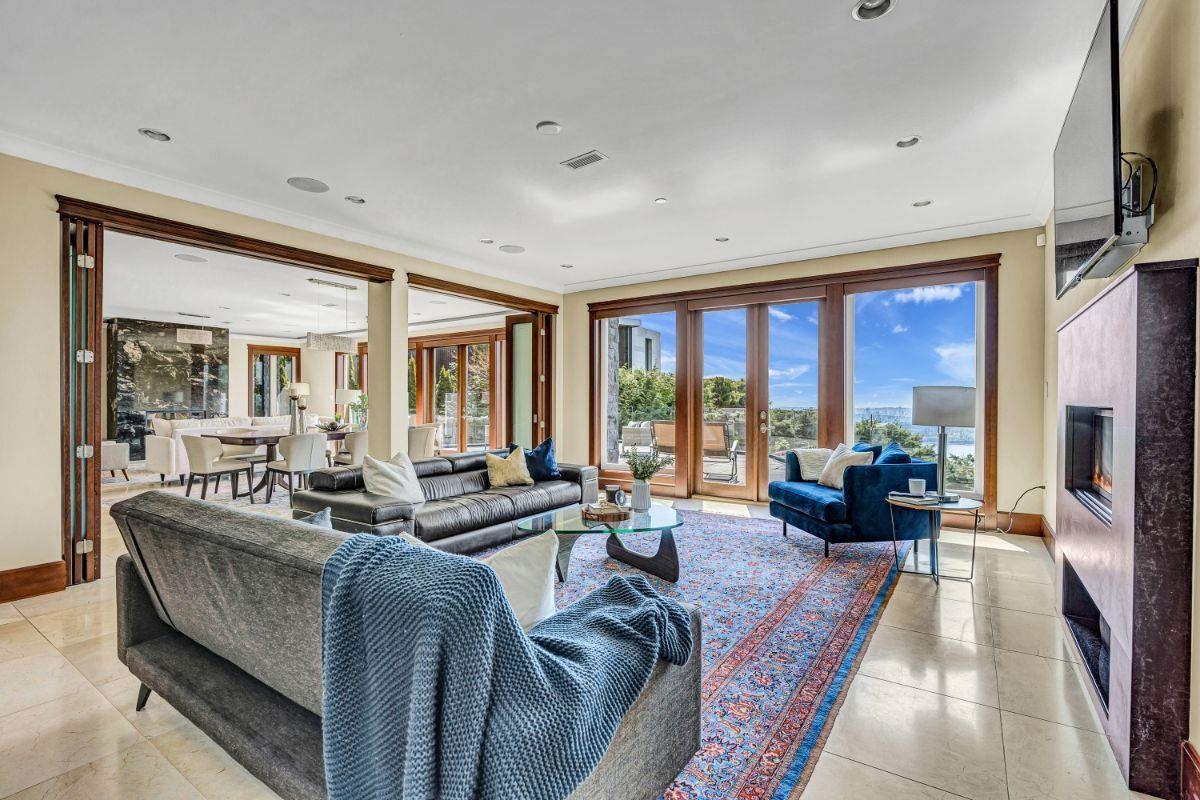 Powder Room Photo of 1365 Cammeray Road, West Vancouver, BC