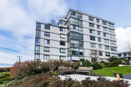 203 2108 Argyle Avenue, West Vancouver, BC, West vancouver — Apartment/Condo for sale