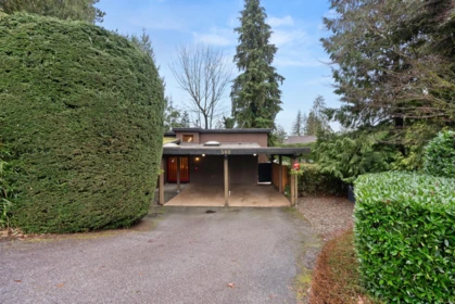300 Loach Place, North Vancouver, BC, North vancouver — Single Family Residence for sale