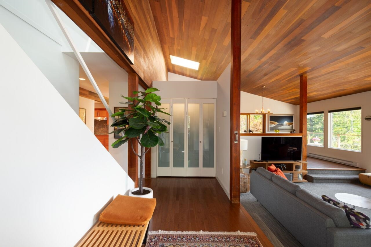 Family Room Photo of 896 Taylor Road, Bowen Island, BC