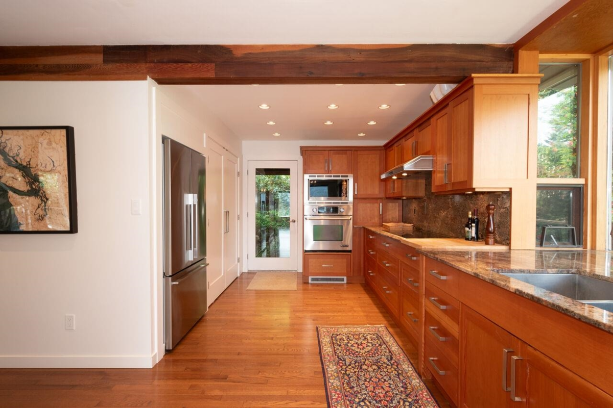 Guest Bathroom Photo of 896 Taylor Road, Bowen Island, BC