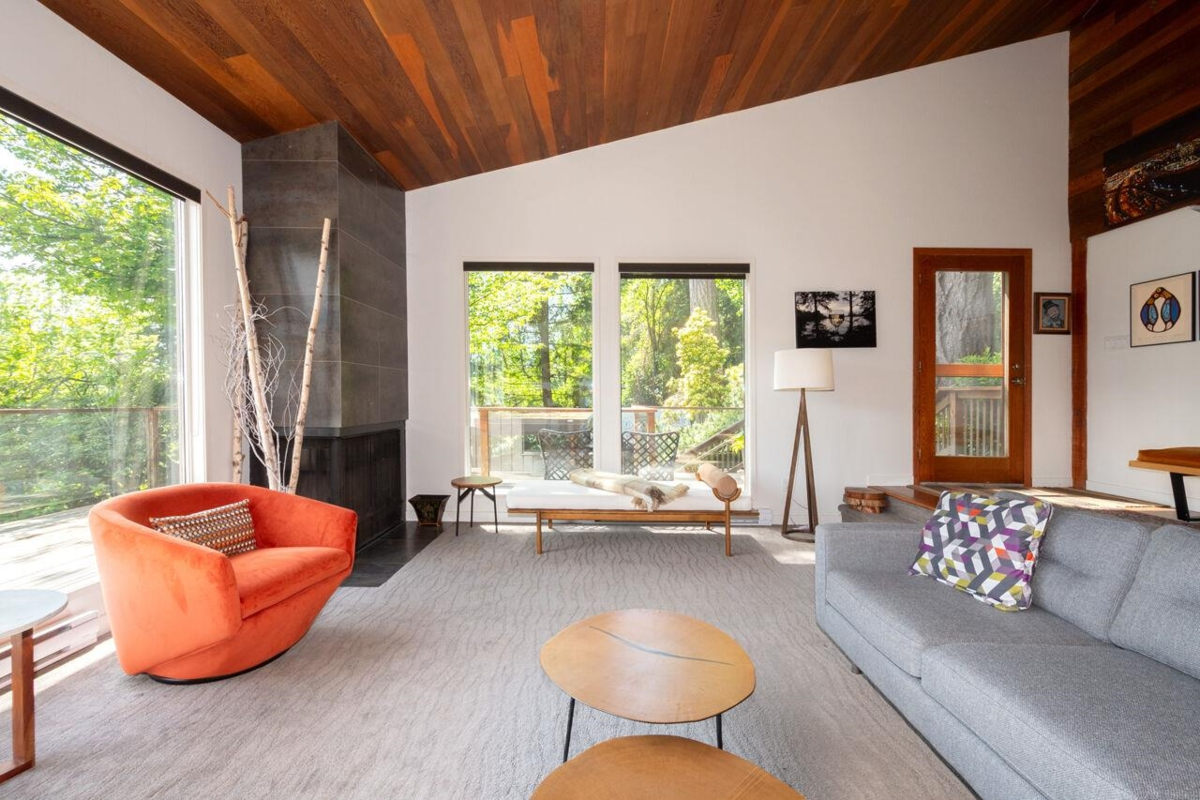 Kitchen Photo of 896 Taylor Road, Bowen Island, BC