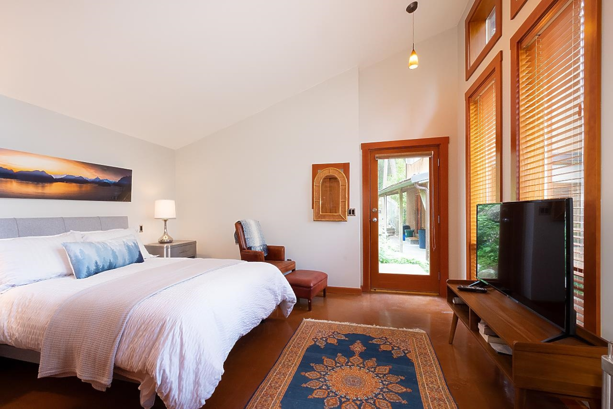 Outdoor Patio Photo of 896 Taylor Road, Bowen Island, BC