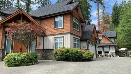 1465 Crystal Creek Drive, Anmore, BC, Anmore — Single Family Residence for sale