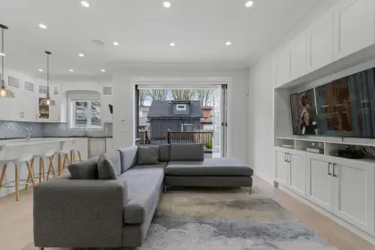 2217 E 8th Avenue, Vancouver, BC, Vancouver — Single Family Residence for sale