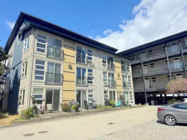 421 5604 Inlet Avenue, Sechelt, BC, Sechelt — Apartment/Condo for sale