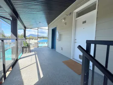 421 5604 Inlet Avenue, Sechelt, BC, Sechelt — Apartment/Condo for sale