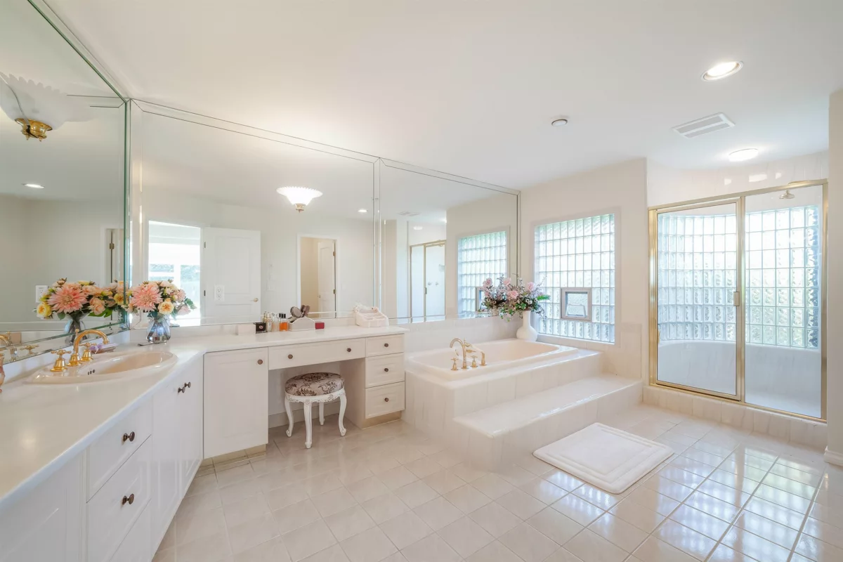 Entry Foyer Photo of 12351 Gilbert Road, Richmond, BC