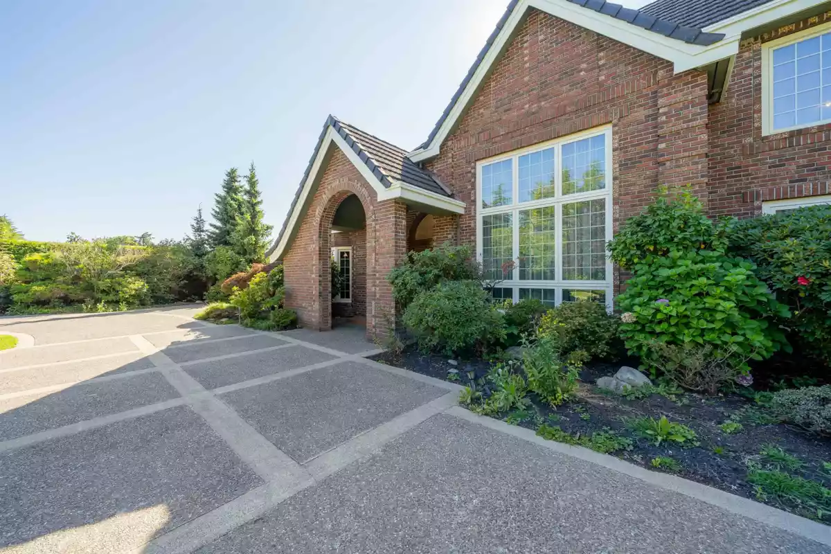 Living Room Photo of 12351 Gilbert Road, Richmond, BC