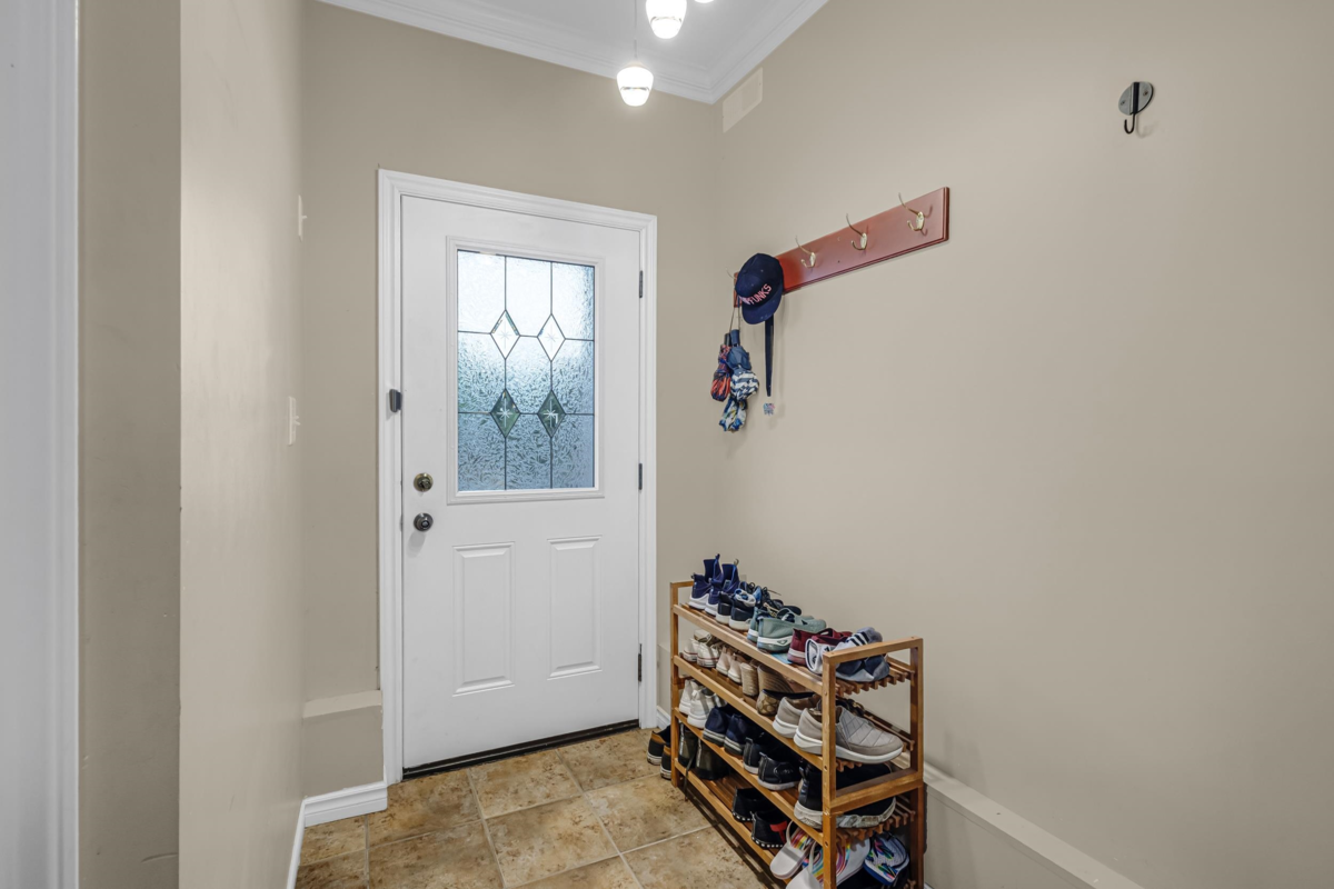 Dining Area Photo of 46205 Stoneview Drive, Chilliwack, BC