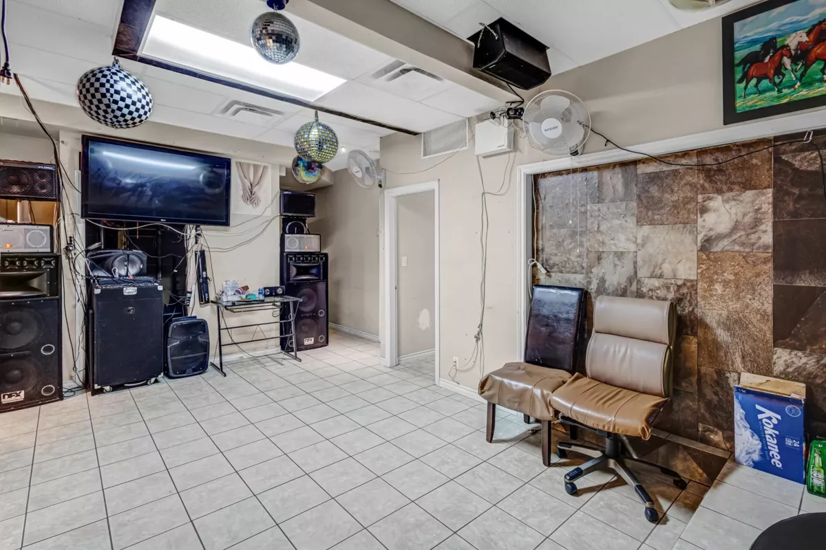 Hallway Photo of 46205 Stoneview Drive, Chilliwack, BC