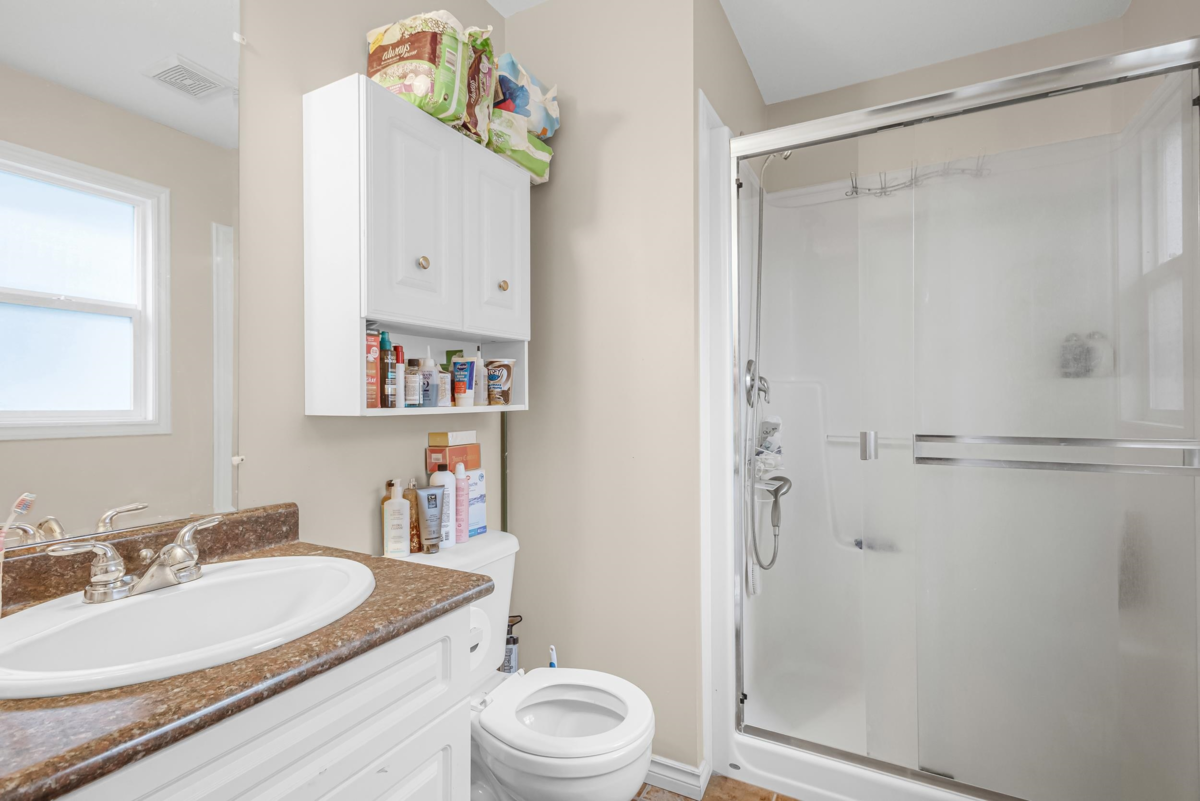 Laundry Room Photo of 46205 Stoneview Drive, Chilliwack, BC