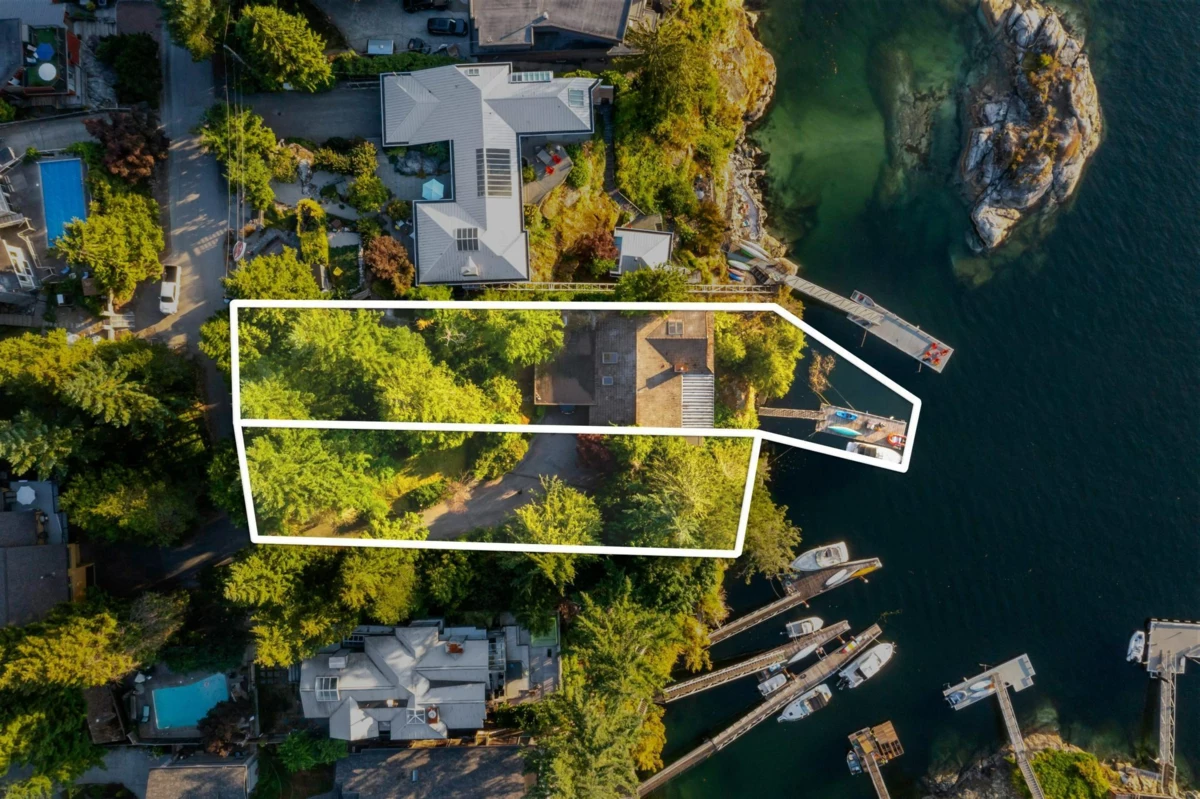 Dining Area Photo of 4995 Robson Road, Belcarra, BC