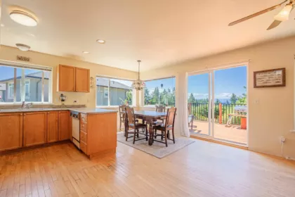 4733 Tamarack Place, Sechelt, BC, Sechelt — Single Family Residence for sale