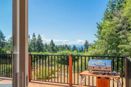 4733 Tamarack Place, Sechelt, BC, Sechelt — Single Family Residence for sale