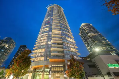 3902 2008 Rosser Avenue, Burnaby, BC, Burnaby — Apartment/Condo for sale
