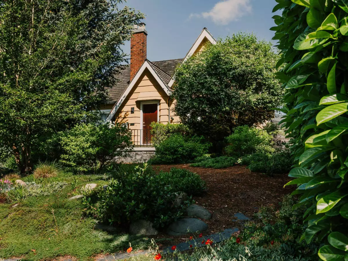 Exterior Front Photo of 1833 Edinburgh Street, New Westminster, BC