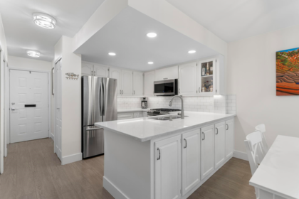 8572 Wilderness Court, Burnaby, BC, Burnaby — Townhouse for sale
