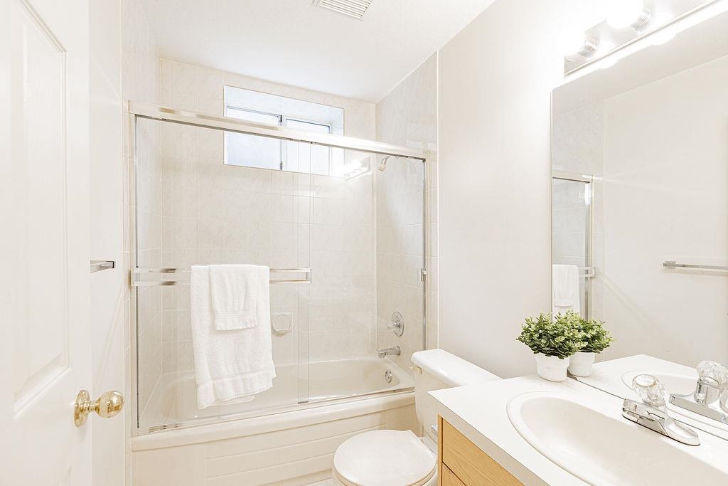 Garden / Landscaping Photo of 7758 Mcgregor Avenue, Burnaby, BC