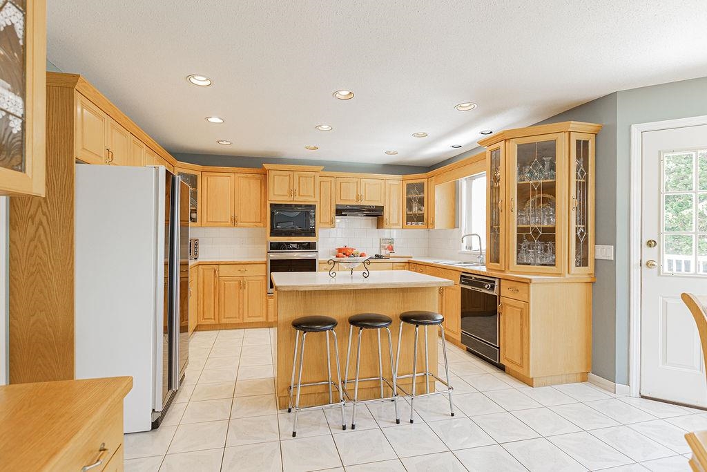 Kitchen Island Photo of 7758 Mcgregor Avenue, Burnaby, BC