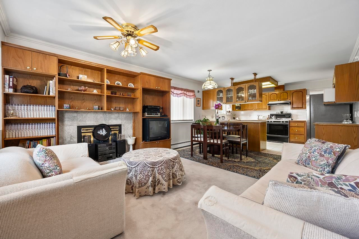 Basement Recreation Room Photo of 7168 Sussex Avenue, Burnaby, BC