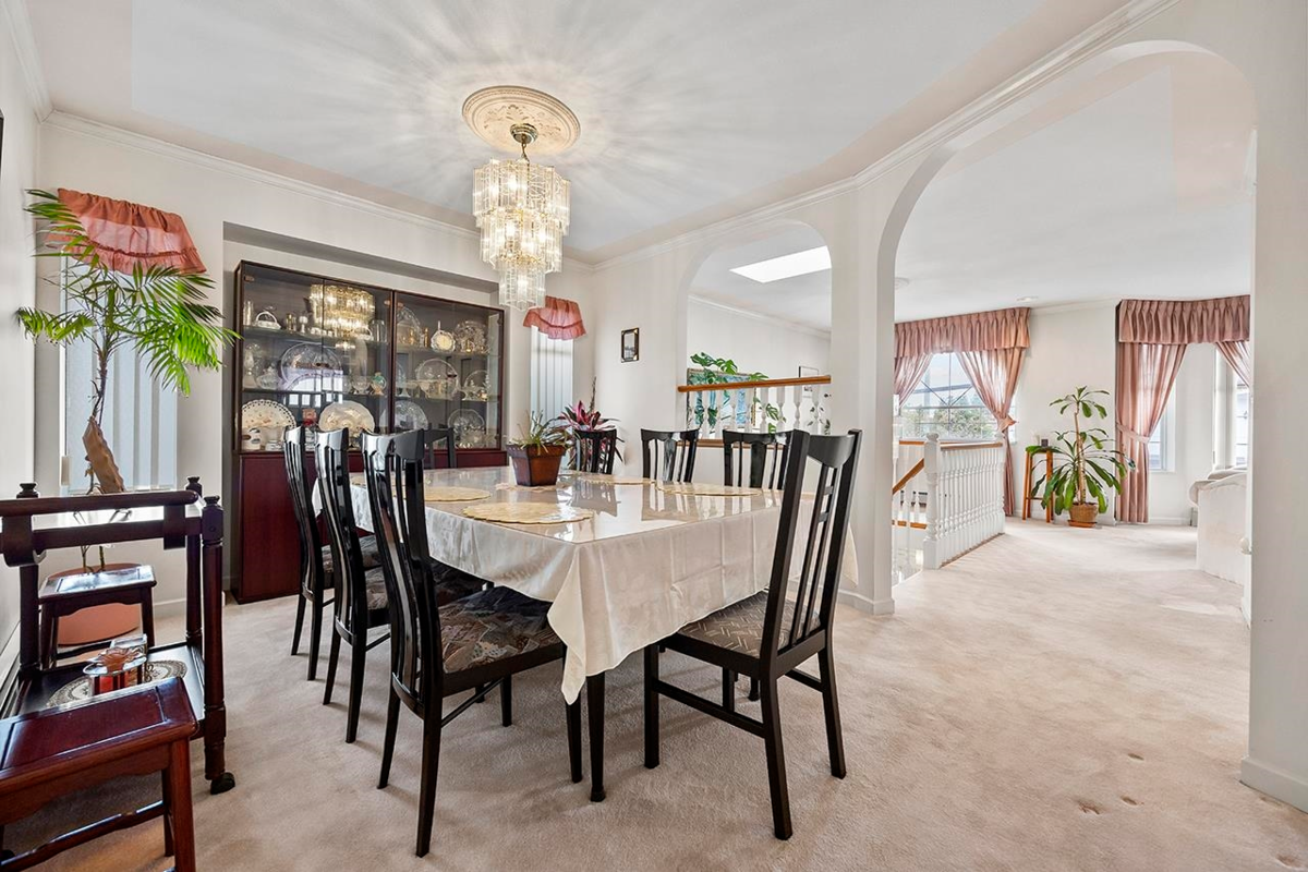 Primary Bathroom Photo of 7168 Sussex Avenue, Burnaby, BC