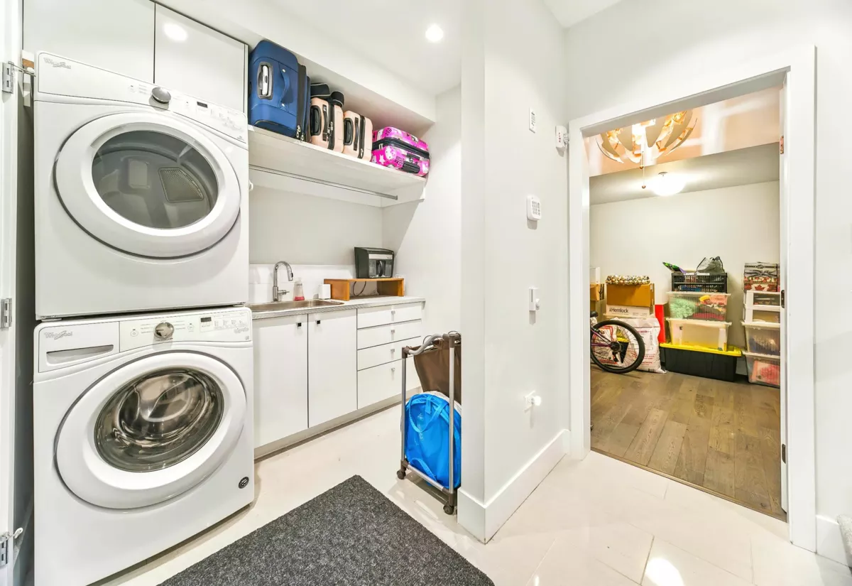 Guest Bathroom Photo of 276 W 62nd Avenue, Vancouver, BC