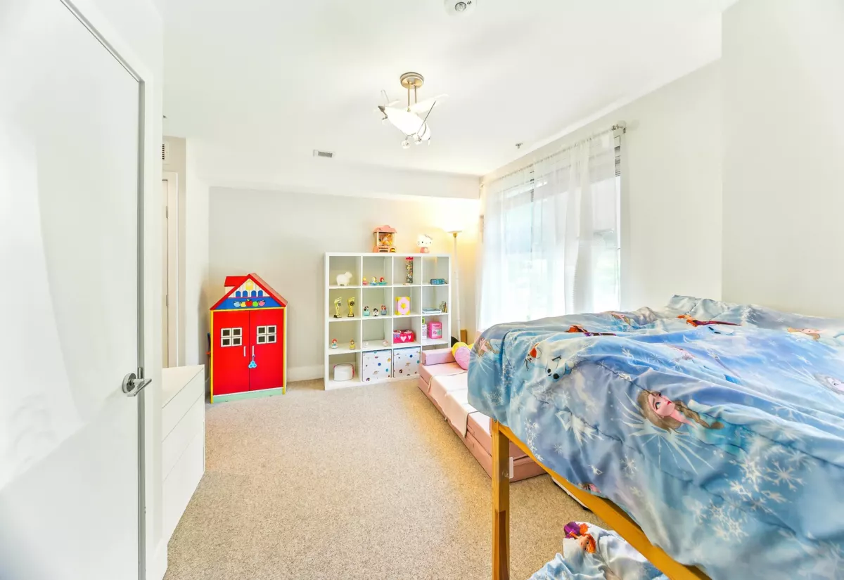 Hallway Photo of 276 W 62nd Avenue, Vancouver, BC