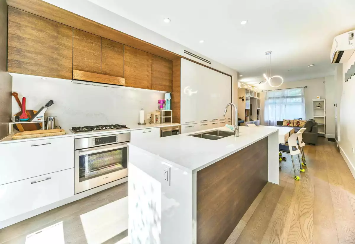 Kitchen Island Photo of 276 W 62nd Avenue, Vancouver, BC