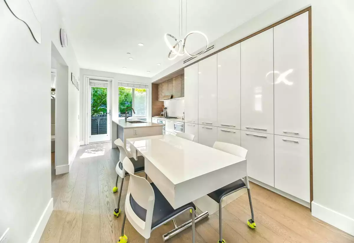 Kitchen Photo of 276 W 62nd Avenue, Vancouver, BC