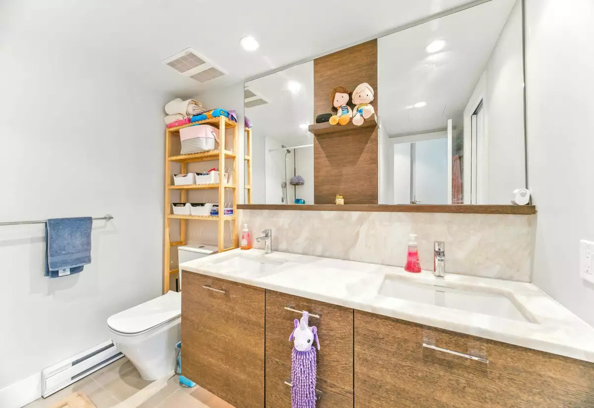 Laundry Room Photo of 276 W 62nd Avenue, Vancouver, BC