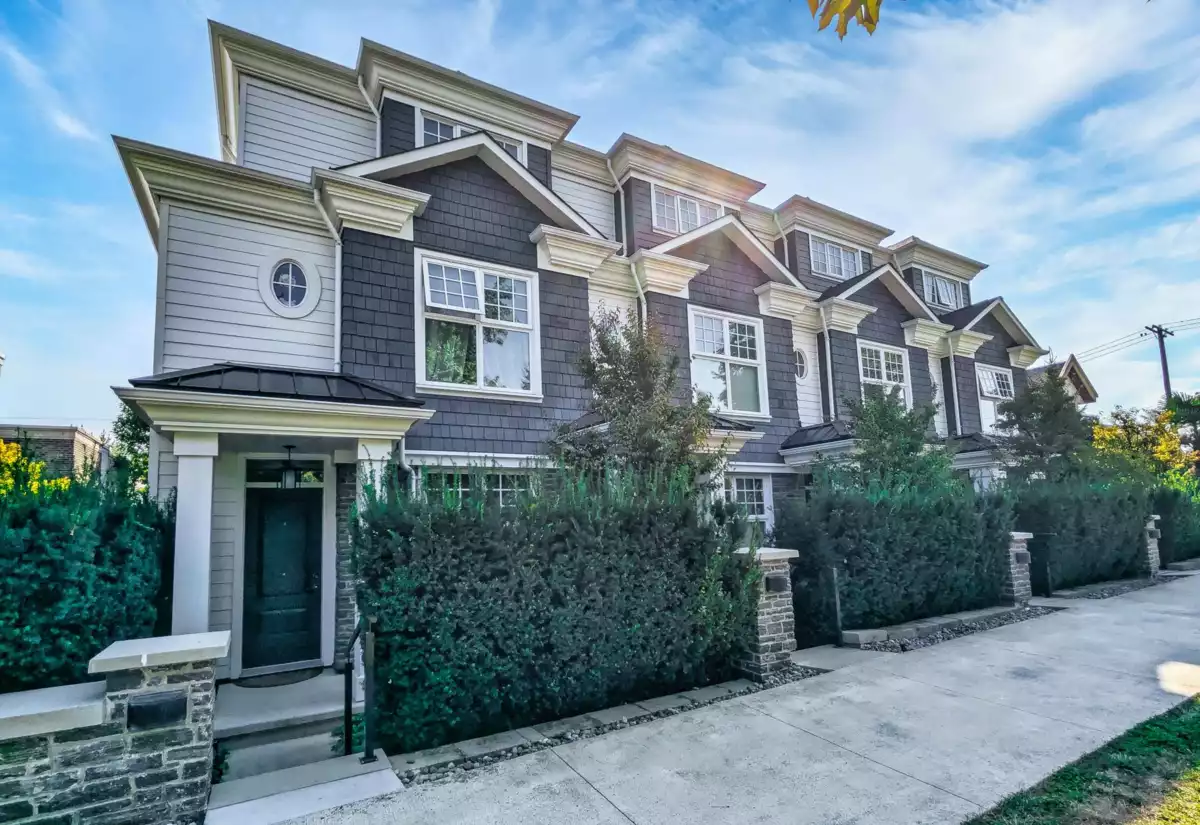 Living Room Photo of 276 W 62nd Avenue, Vancouver, BC